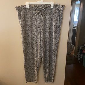 Torrid Herringbone Paperbag Tapered Pant size 2
